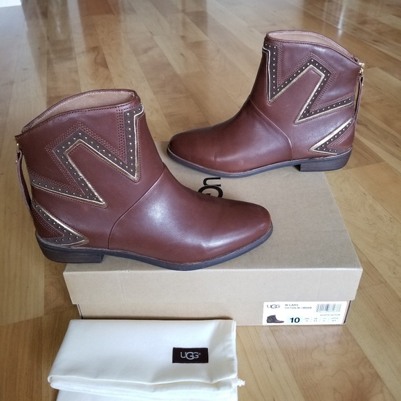 UGG Shoes - UGG Lars Leather Boot.